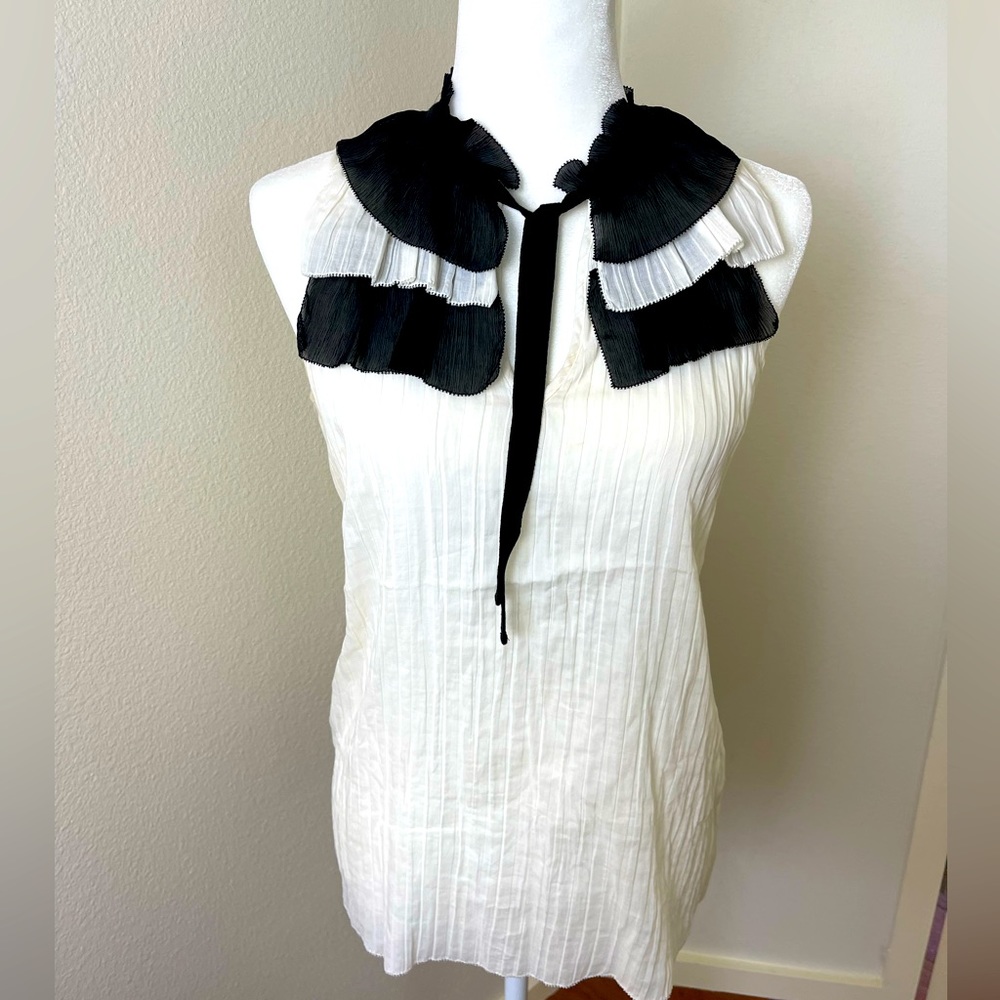 Vintage Banana Republic Sleeveless Gauzy Crepe Babydoll Blouse.